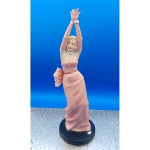 Marilyn Monroe Gentlemen Prefer Blondes  Figurine In Pink Dress With Jewelry On